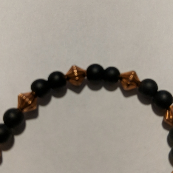 Black and bronze bracelet - Picture 2 of 3